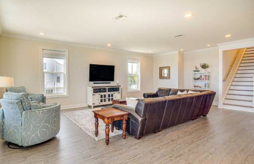 Walk to Beach Oceanfront Home with Outdoor Kitchen - Foto 4