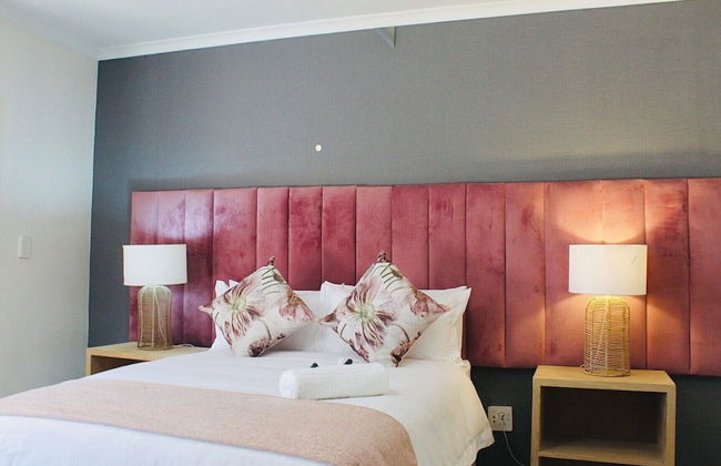 Remarkable 1-bed Apartment in Sandton - Photo 2