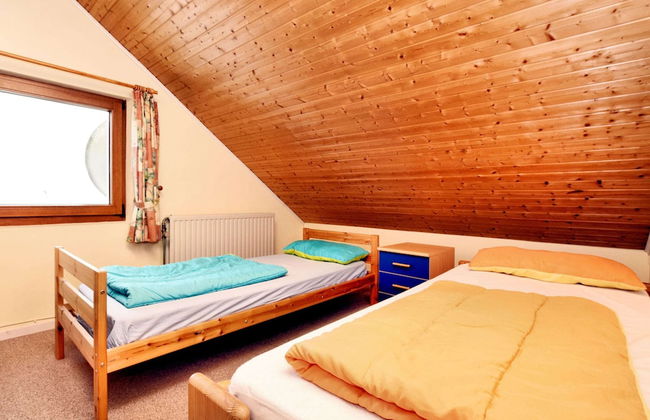 Modern Holiday Home in Schönberg with Hot Tub - Photo 13