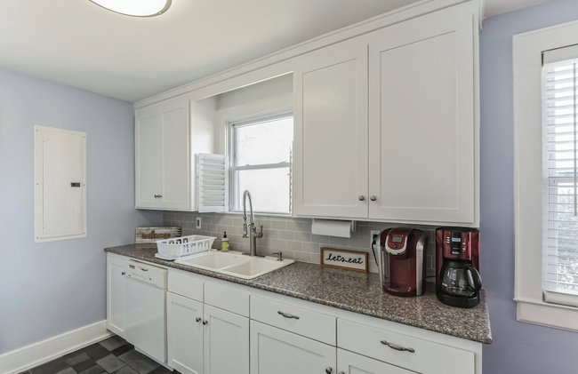 Bluebird Bungalow Chic Home, Quiet Neighborhood - Foto 10