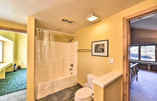 Luxe Twin Lakes House with Mountain and Lake Views! - Foto 27