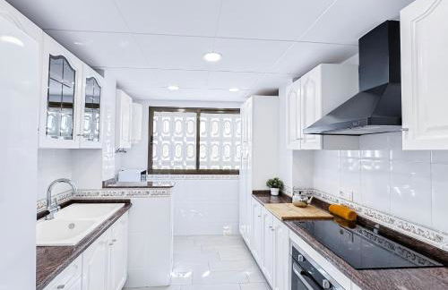 NUEVO, a 70 metros de la playa y con vistas al mar - Foto 20