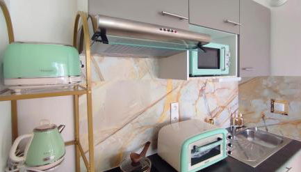 ESCAL'HOME , appart design au pied de l'aéroport,parkings - Foto 3, stove, dishwasher, pet friendly, toaster, minibar