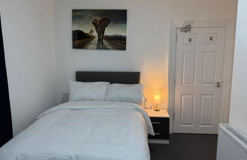 Cosy Six Bedroom House in Bedford Town - Foto 24