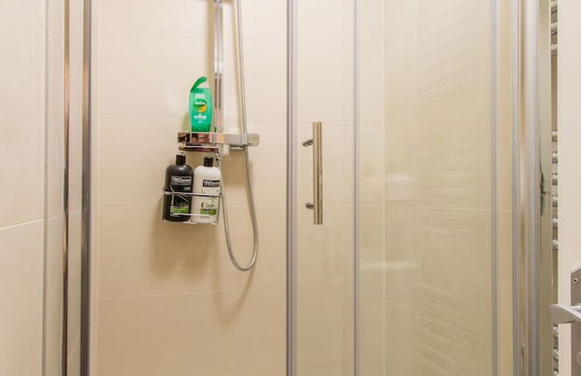 Luxury London Apartment 5-double rooms - Foto 17