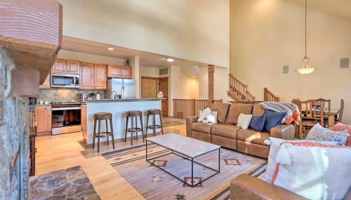 Ski-InandSki-Out Donnelly Townhome with Hot Tub! - Foto 5