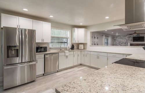 Entire Home with Air Hockey and Firepit - Photo 19