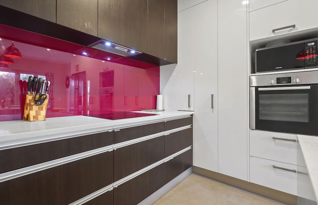 Modern 3BR Family House - Yard & Big TV - Foto 16