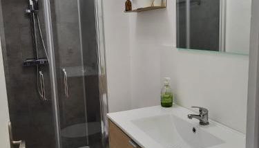 Terrasse, vue sur jardin arboré et place de parking - Foto 4