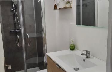 Terrasse, vue sur jardin arboré et place de parking - Foto 4