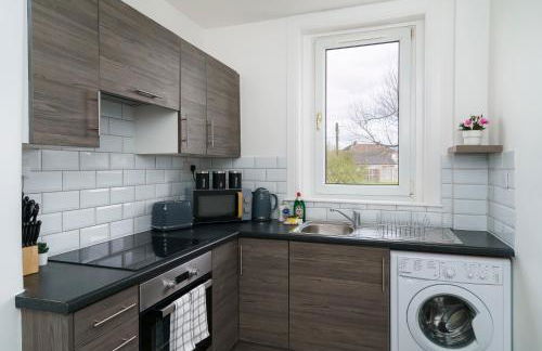 Free Parking - 2 Bedroom Flat-by Holiday Homes - Foto 2