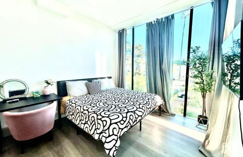 LA Modern Street View Glass Window 2BR - Foto 1