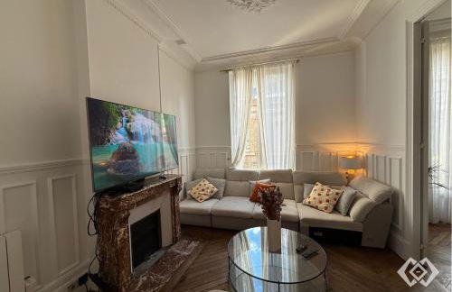 Élégant appartement haussmannien en hypercentre - Foto 1