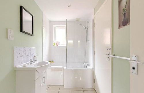 Beautiful flat in Morden near Wimbledon - Photo 14