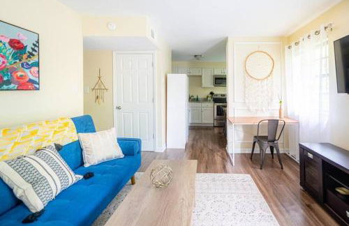 *Cool Crib * King Bed * Long Term Stays * Duke* - Foto 8