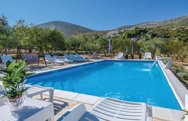 Exclusive Elegant Villa With Pool in Kastel Novi - Foto 26