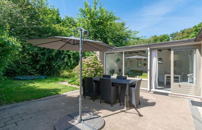 Radiant Bungalow With Patio at Duinland - Foto 44