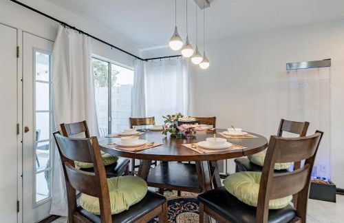 Family Fun 4-bedroom house House with Free Heated Pool & Hot Tub & Game Room & Mini Golf in Chandler - Foto 2