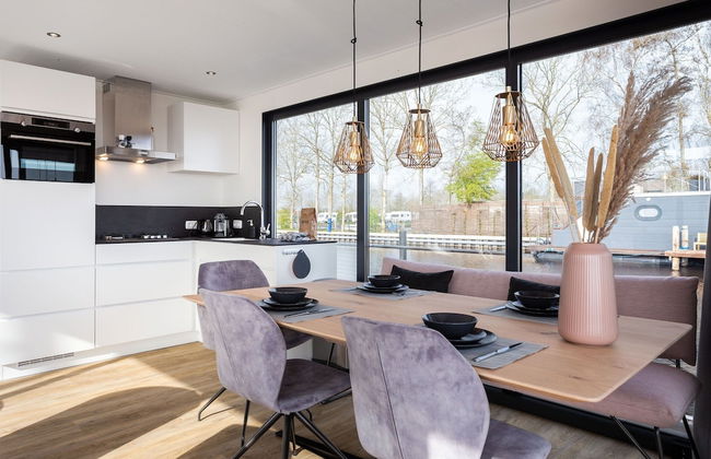 Unique Houseboat on and Around the Sneekermeer - Foto 42