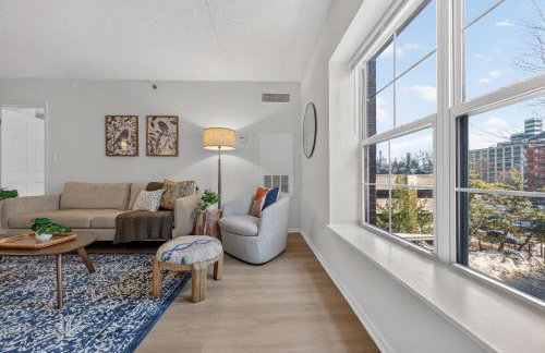 Newport 1 BR w Work Setup by Anyplace - 11747 - Foto 6