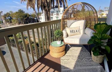 Bright & Quiet 1-Bed Condo with Balcony - Foto 10