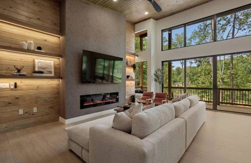 Luxury Mountain Retreat with Hot Tub Near Lake Hartwell & Clemson, SC - Foto 2