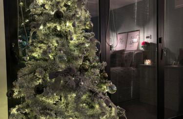 Little Woodlands Chalet with Private Garden & Hot Tub - Foto 10