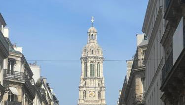 Bed setting room in Galeries Lafayette street - Foto 3