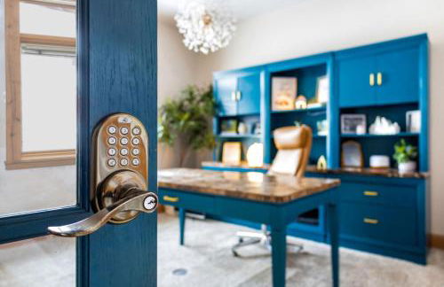 Great Falls Luxe Haven 4BR Gym Office and Hot Tub - Foto 10