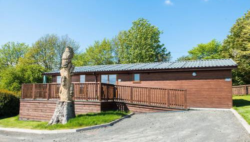 Tawny Lodge with Hot Tub - Foto 1