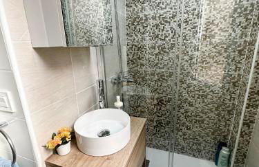 Boutique Apartment by the Sea - Photo 18