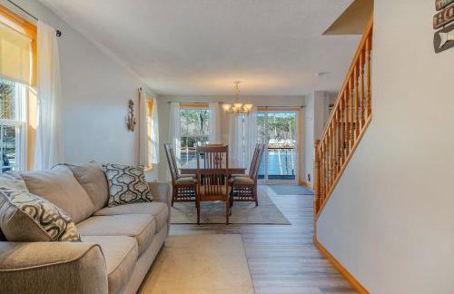 Lakefront Home with Private Beach Access & Hot Tub - Foto 22