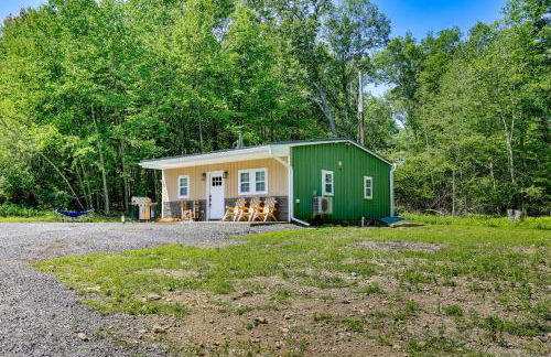 Secluded Poconos Cabin 75 Acres and Fire Pit! - Foto 1