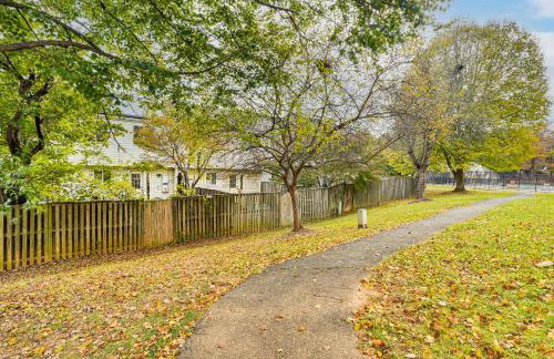 Near Trails, Parks and Orchards Germantown Retreat - Foto 23