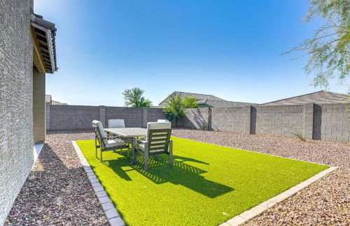 Near Parks and Golf Surprise Home with Pool Access! - Foto 1