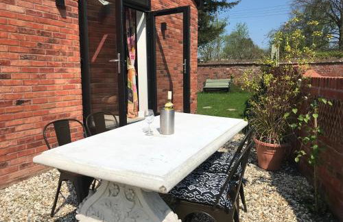 Delightful detached Cottage in Village Centre - Photo 7