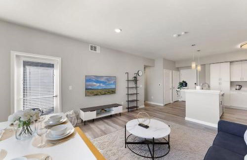 Chic Apt w Jacuzzi, Pool, BBQ, & Mountain Views - Foto 20