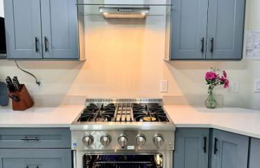 Newest Cottage Downtown. Pet Yes - Photo 4