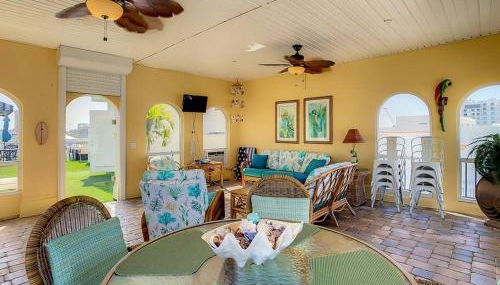 Clearwater Penthouse 5 min Beach walk Heated Pool - Foto 4