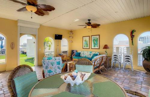 Clearwater Penthouse 5 min Beach walk Heated Pool - Foto 4