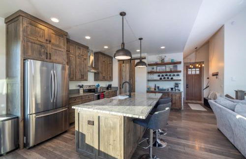 Sugar Loaf Haven by KABINO Huge Views Garage Fishing Snowmobile - Foto 7