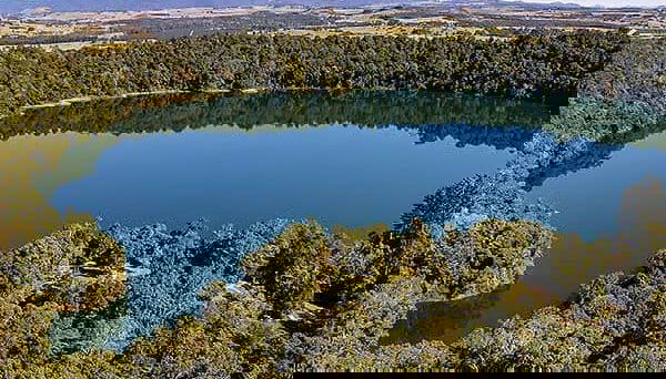 Vistas aéreas del lago Eacham