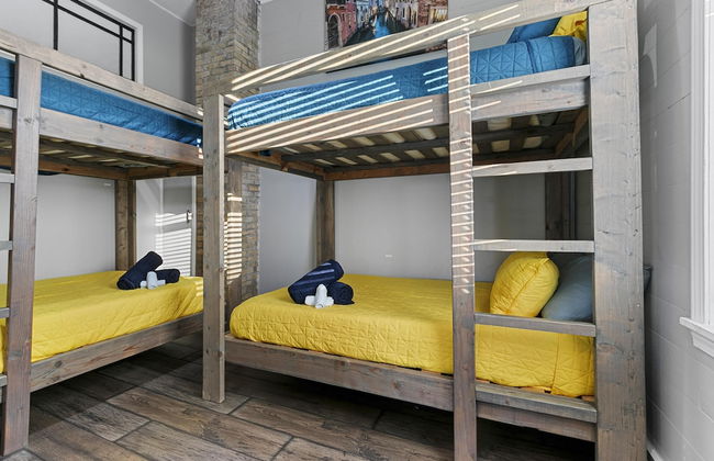 The Waterfront - Waterslide Game Room Sleeps 26 - Foto 31