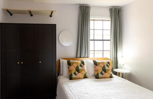 Styled, cozy residential retreat near town center - Foto 13