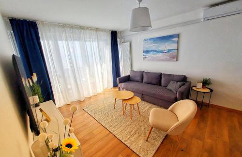 Sunflower Sky Apartment - Photo 1