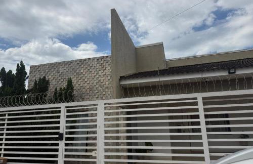 Linda casa e aconchegante próx ao lago Diacuí - Foto 2