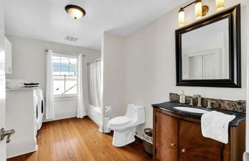 Historic 3BR LGD Gem Near Magazine & FQ - Foto 37