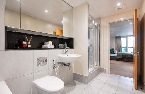 BEST THAMES VIEWS in TOWN! LARGE LUXXE NOMAD DESIGN FAMILY HOMES المساحة والأناقة تلتقي مع الراحة العربية - Foto 66