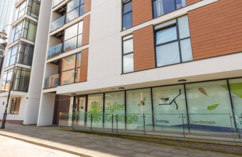 Central Gem: Cosy 2BR with Private Balcony - Foto 42