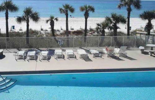 Desirable Pet Friendly Resort, 3 minute walk to the Beach, Beachside Pool & Restaurant Message for Snow Bird Rates - Photo 23